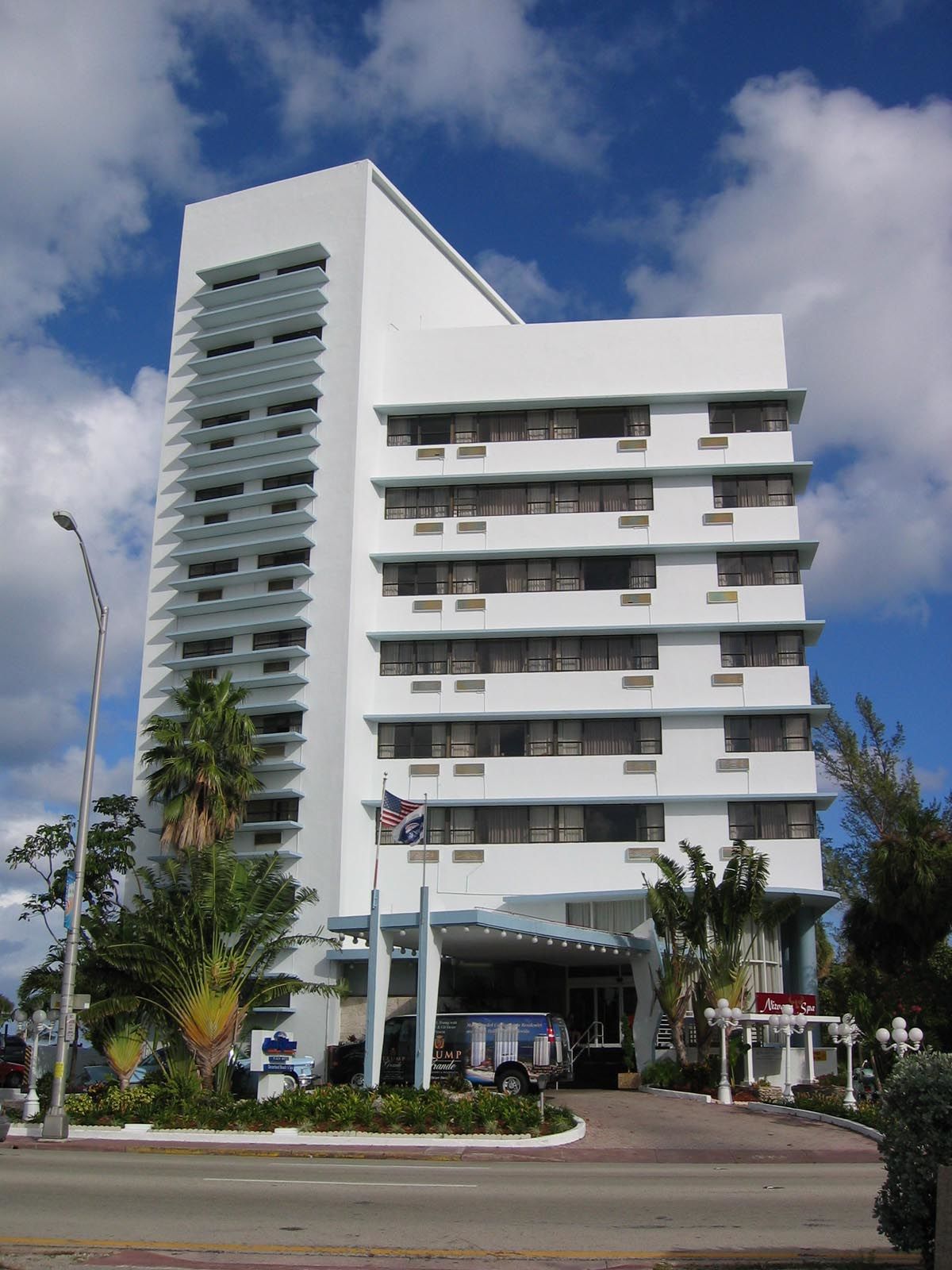 Howard Johnson Plaza Miami North Hotel