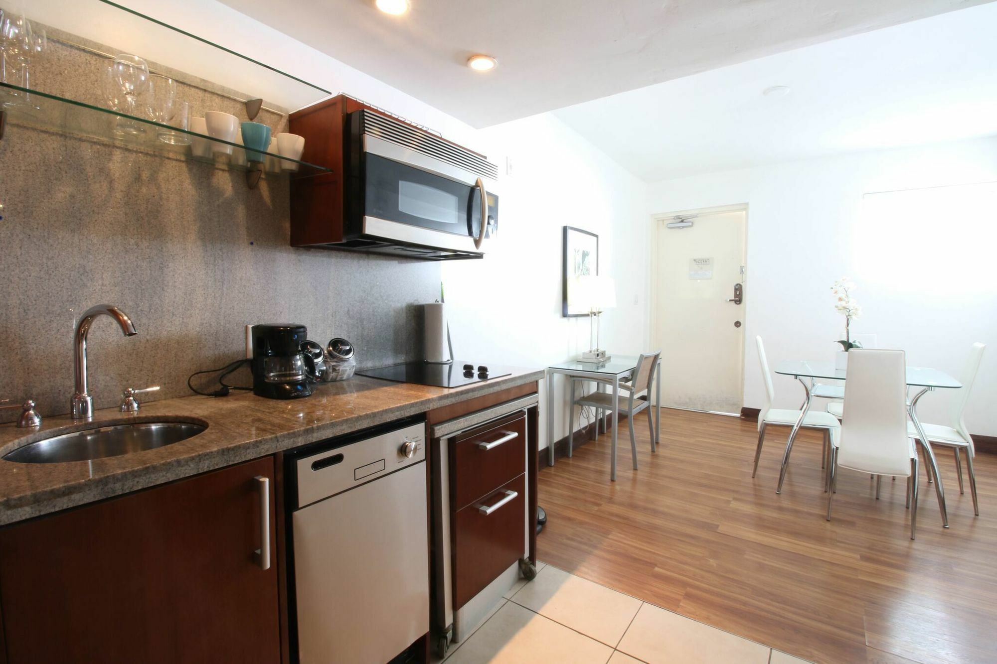 Strand Ocean Drive Suites 3* Miami Beach