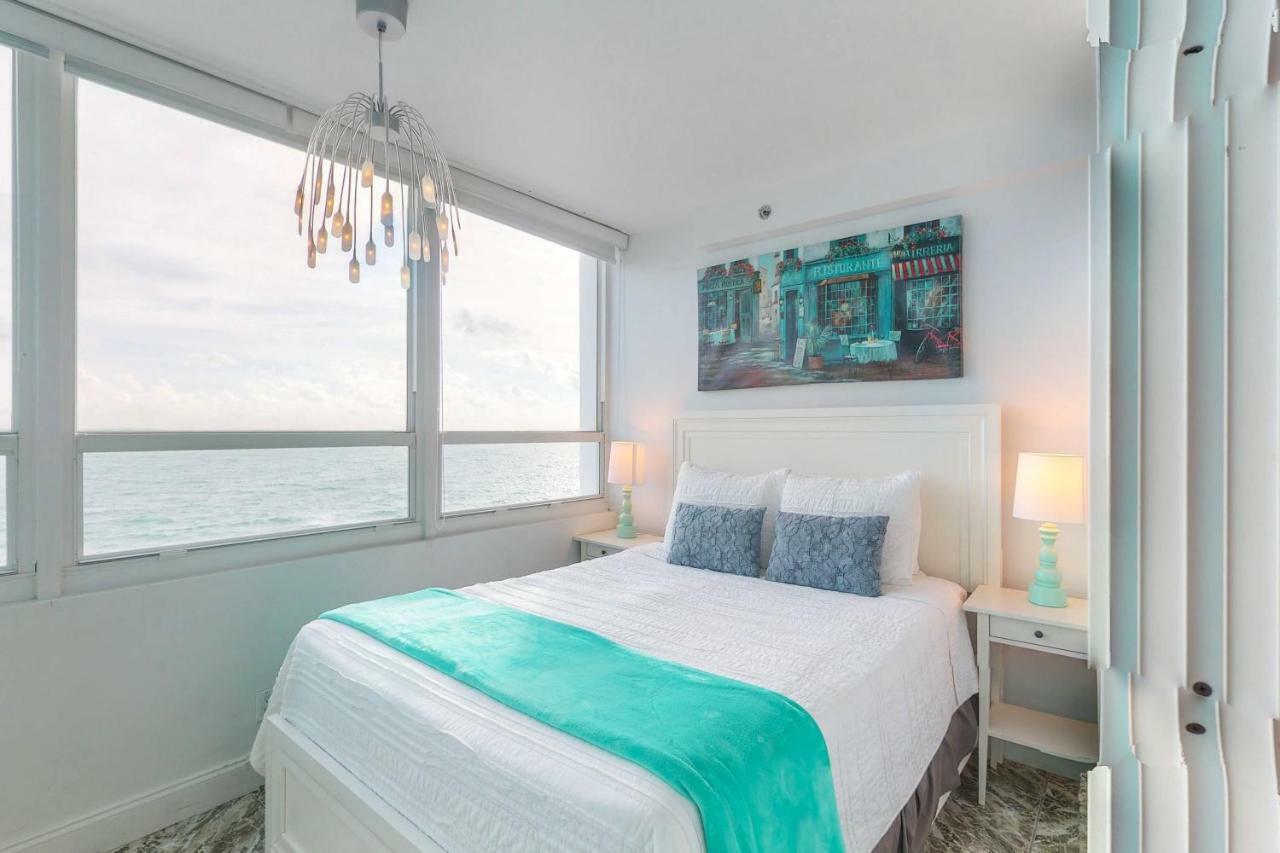 Castle Beach: Blue-passion Flower * Miami Beach
