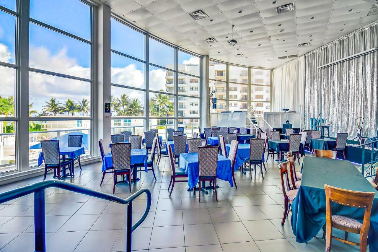 Castle Beach: Blue-passion Flower * Miami Beach