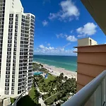 Areia Azul Aparts Miami