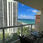 Areia Azul Aparts Miami