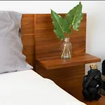 Newely Remodeled Apartment Only 1 Min To The Beach!