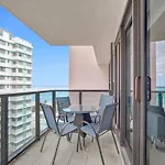 Comfortable Ocean View Condo Beach Service 1214
