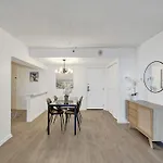 Ocean View Beach Retreat Beach Service 606