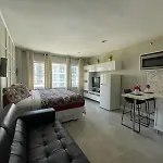 Oceanfront Miami Beach Studio 925
