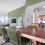 Roami At Sunny Isles