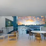 Luxurious Skyline Views Residence In Miami