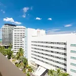 1101- Luxurious 1Br & 2 Bath With City & Ocean Views