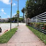 3 Minute Walk To Beach 2 Bedroom Apartment Family Friendly With No Pet Fee