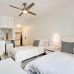 Best Location By The Beach ! Free Wifi - Tv - All Amenities