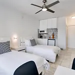 Best Location By The Beach ! Free Wifi - Tv - All Amenities