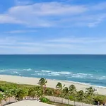 Classic Resort Amenities Condo Steps From The Beach With Gym And Pool 1208