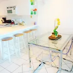 Castle M4 Beachfront Balcony Loft, Free Parking, Pool, Tennis, Beach Access