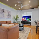 Big Beautiful South Beach Loft Sleeps 8 Near Ocean