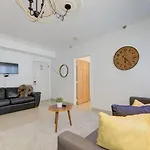 918 Ocean Drive Apartments