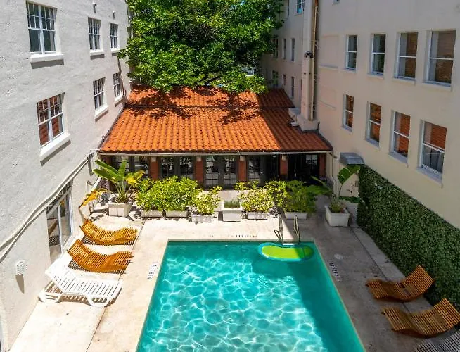 Cento Collins Stays By Mercury South Beach