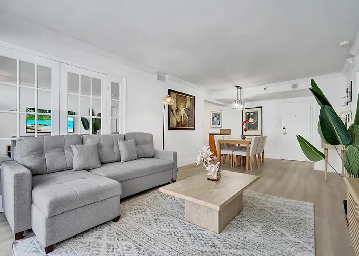 Comfortable Ocean View Condo Beach Service 1214