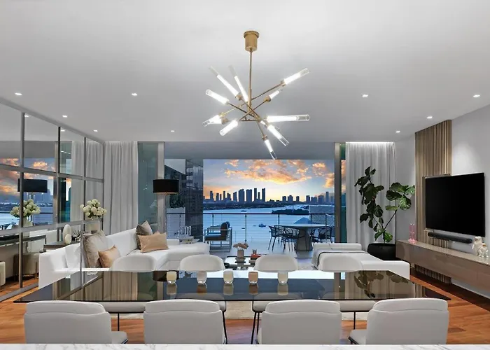 Luxurious Skyline Views Residence In Miami