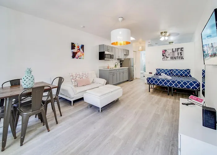 Beachfront 1 Bedroom With 2 Queen Beds On Ocean Drive