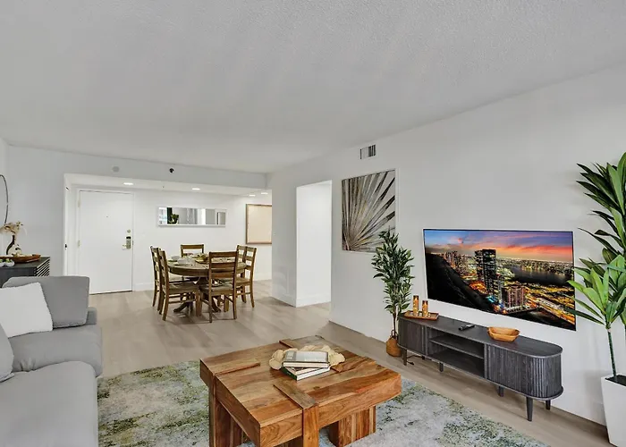 Ocean View Serenity Condo Beach Service 915