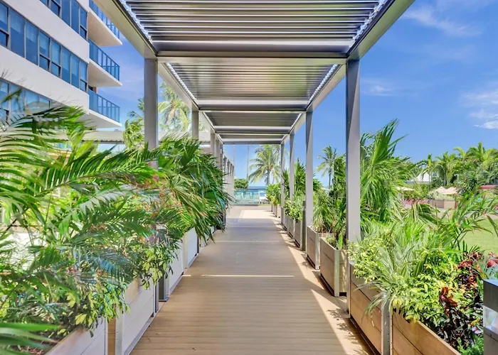Luxury Beach Condo With Exclusive Resort Amenities 1016