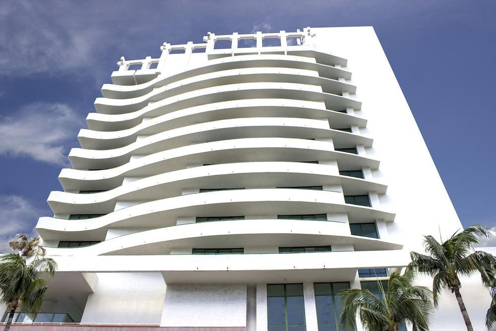 The Casablanca On The Ocean West Tower Hotel Miami Beach