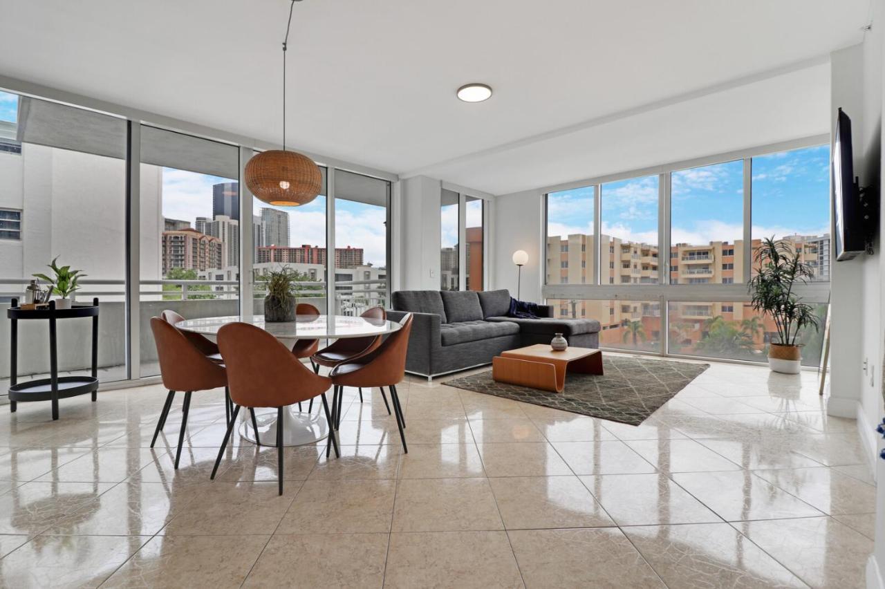 Roami At Sunny Isles Apartment Miami Beach
