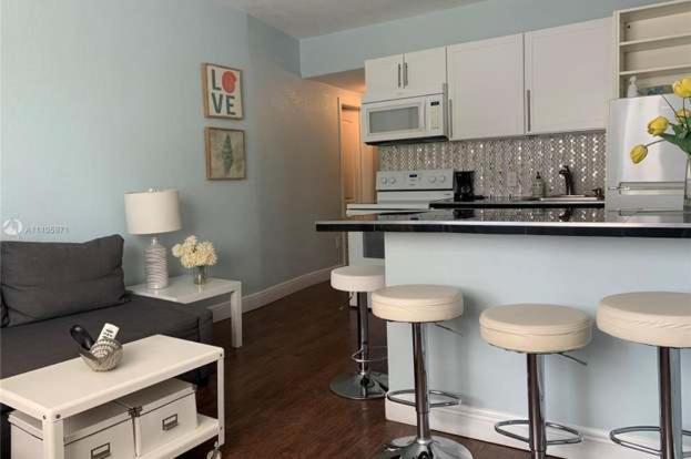 Sun And - Lovely 2 Beds, 2 Bath