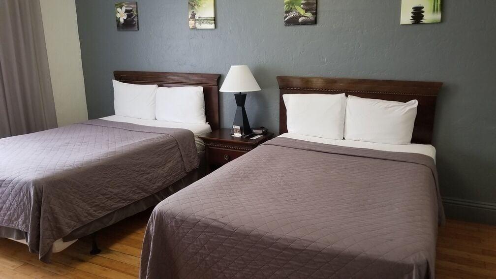 Hotel South Plaza 3*