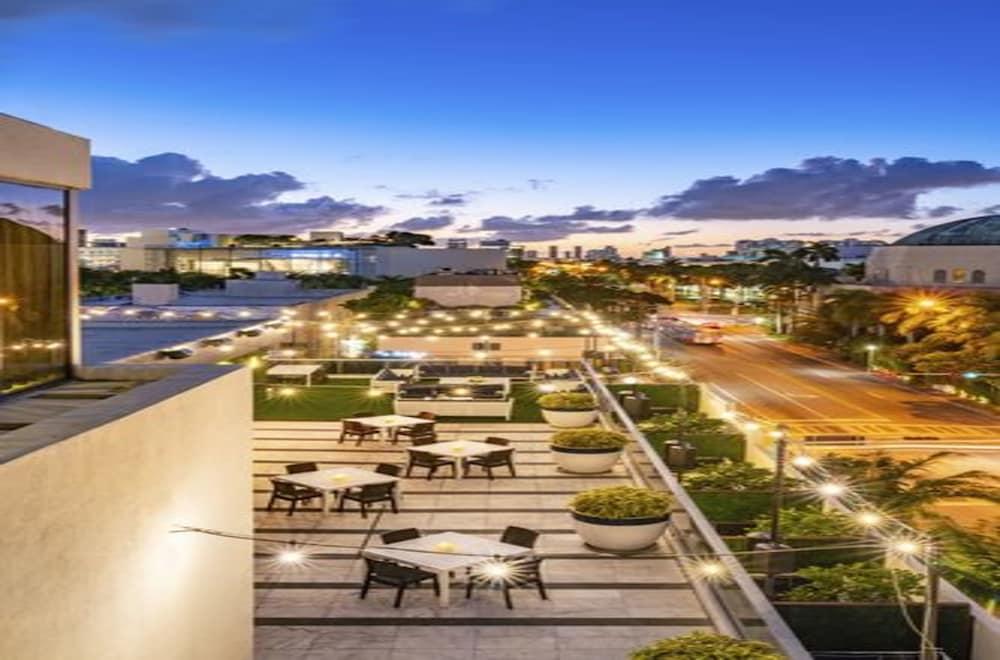 Gale South Beach, Curio Collection By Hilton Resort 4*