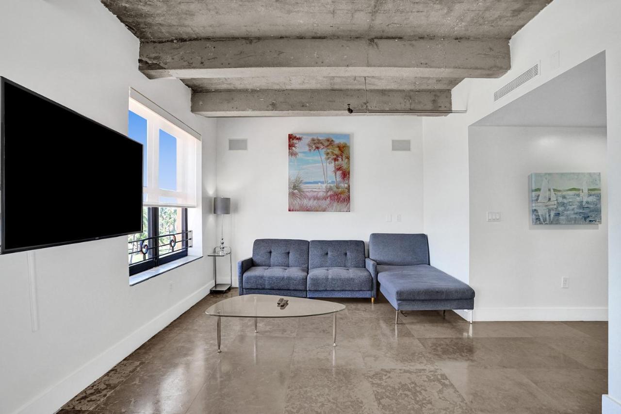 Amazing Two Bedroom Ocean View- Miami Apartment