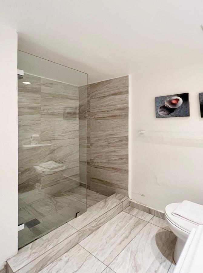 South Apartment *