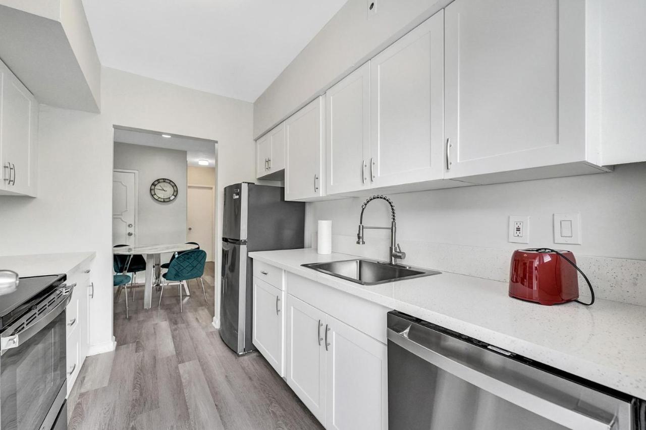 Bay Harbor Apartment *