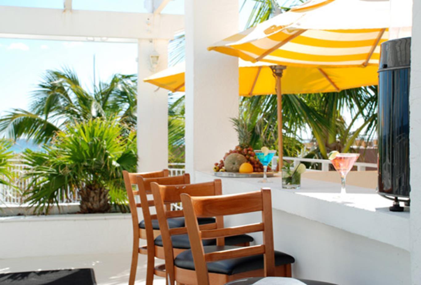Hotel The Savoy & Club Miami Beach