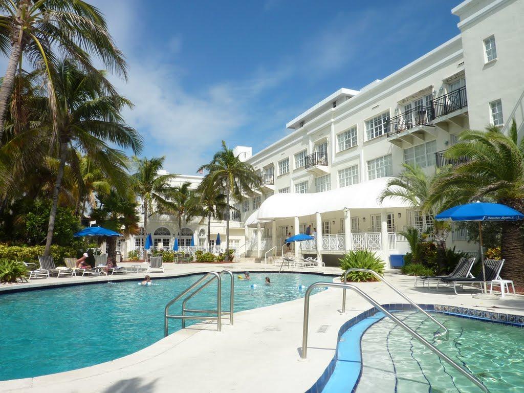 The Savoy & Club 4* Miami Beach