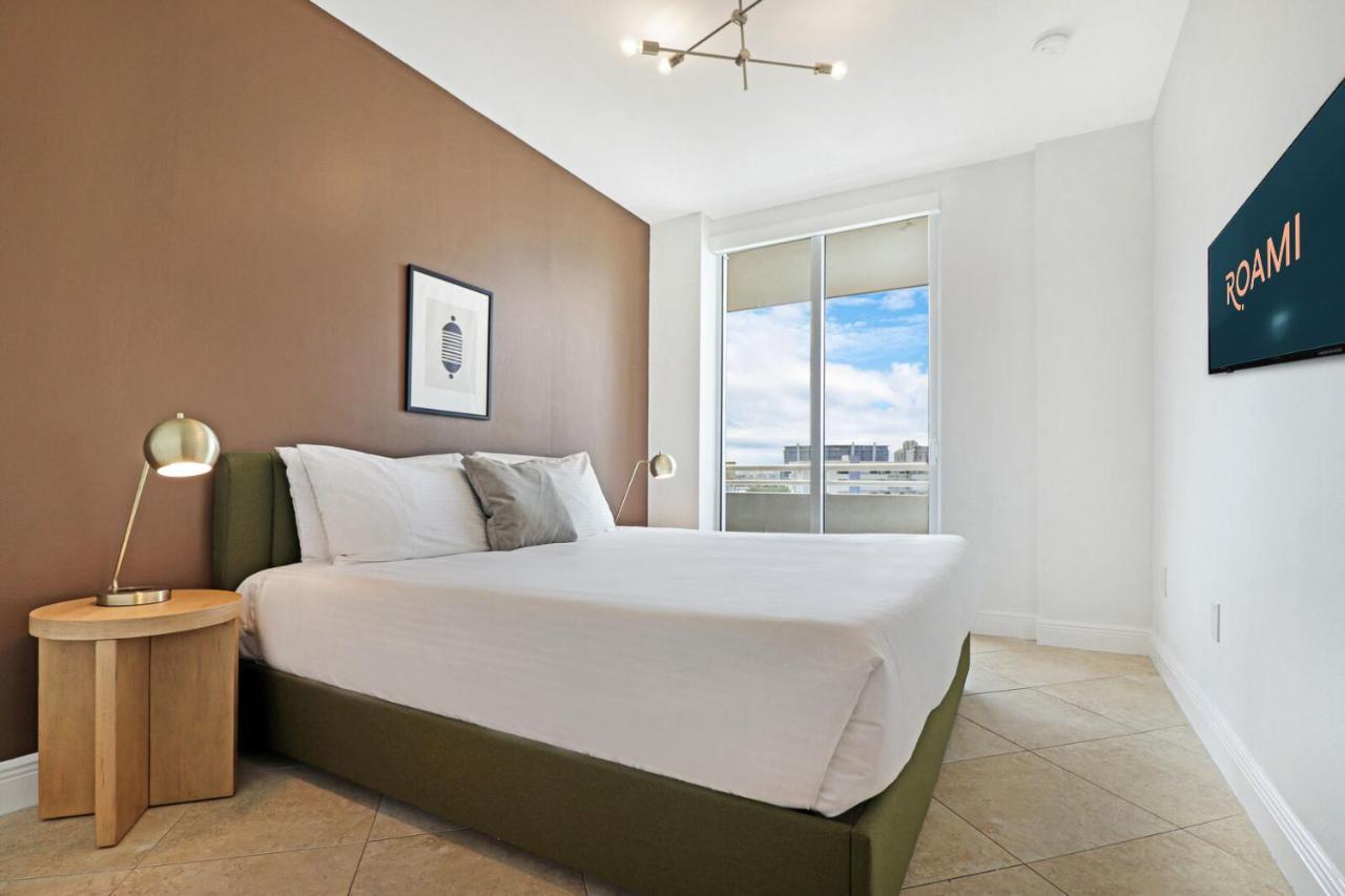 Roami At Sunny Isles Apartment *