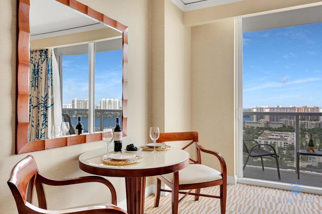 Apartment Luxurious Beach Gym Balcony *