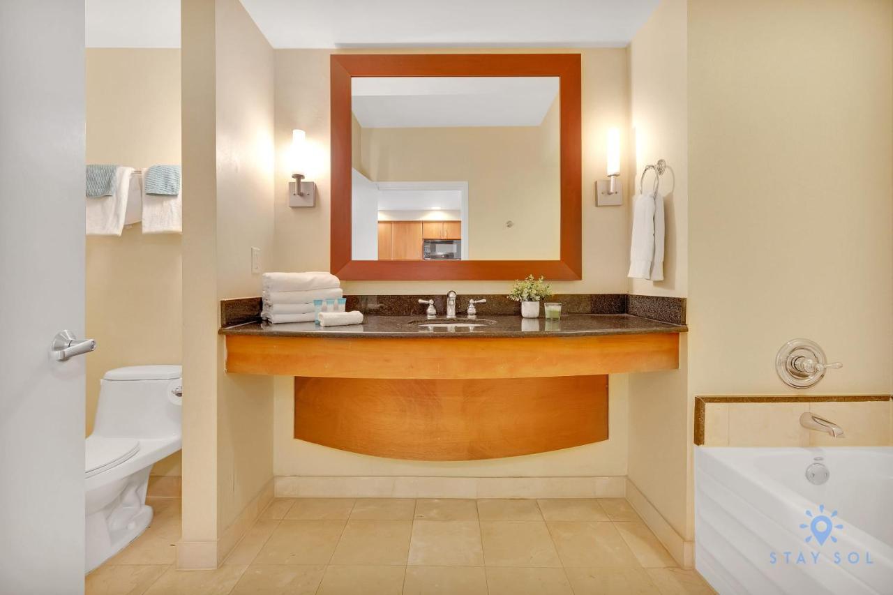Luxurious Beach Gym Balcony Miami Beach