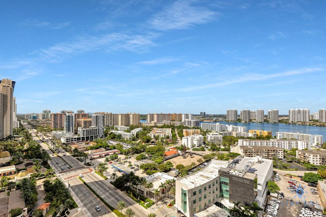 Luxurious Beach Gym Balcony * Miami Beach