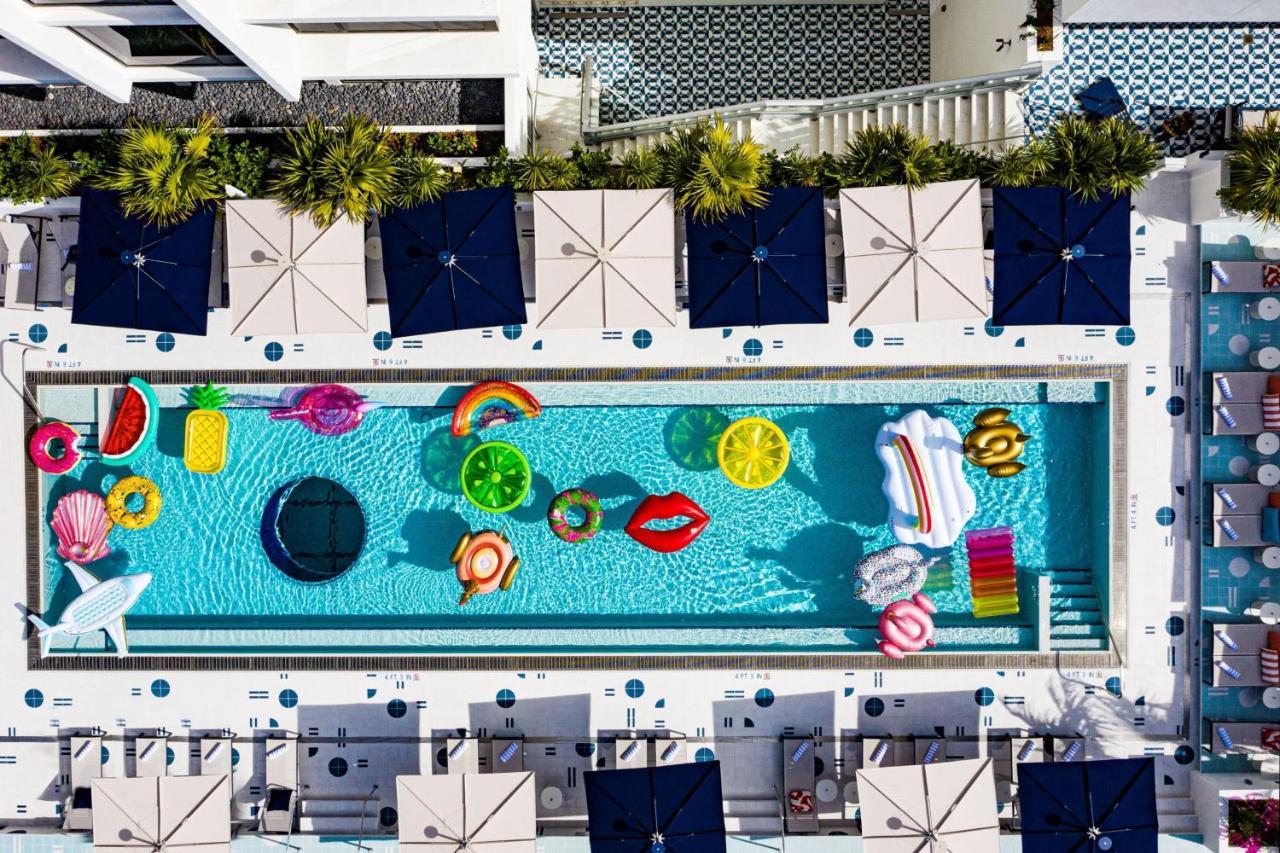 Moxy Miami South Hotel