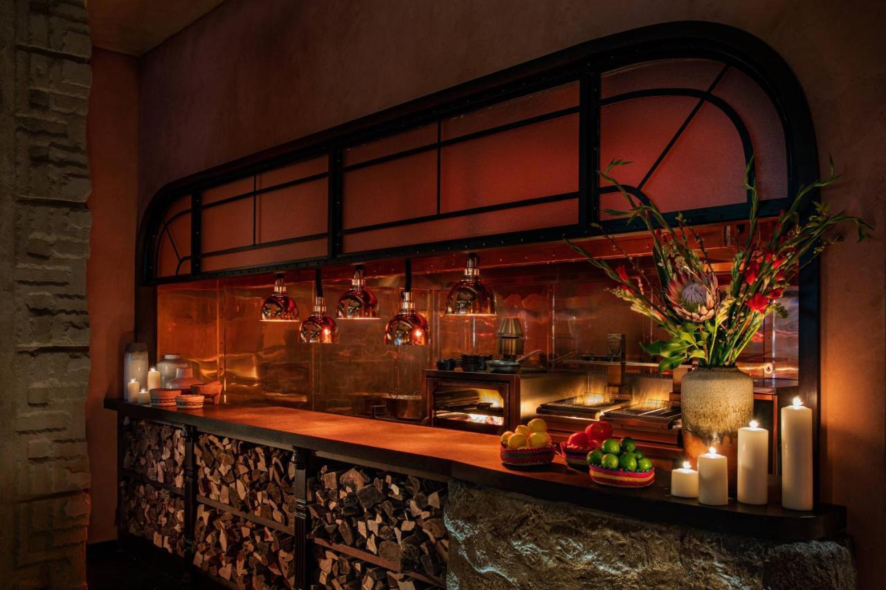 Moxy Miami South Hotel