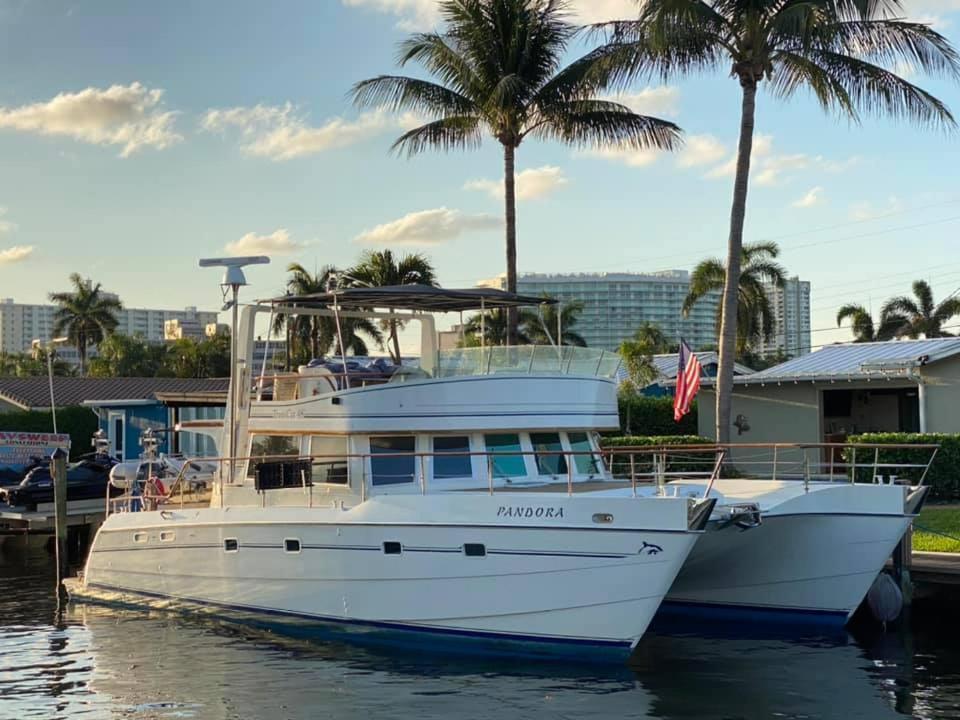 Boat Trip Adventure In Florida Botel