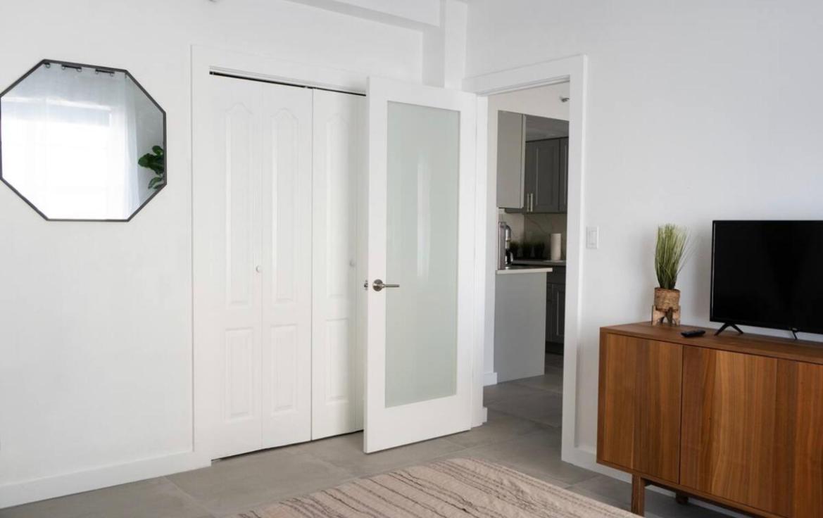 Apartment Newely Remodeled Only 1 Min To The Beach!