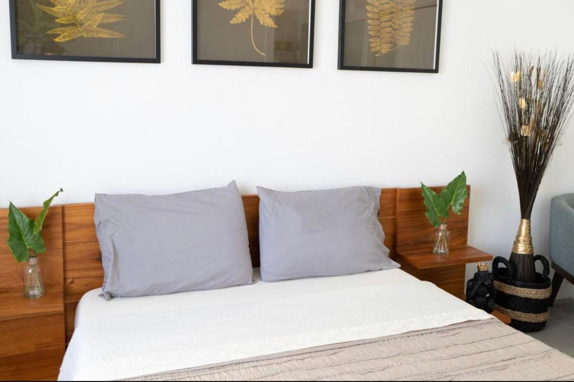Newely Remodeled Only 1 Min To The Beach! * Miami Beach