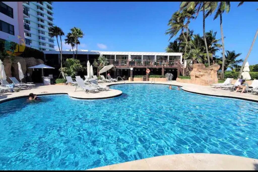 2bd 2ba Miami W Service *