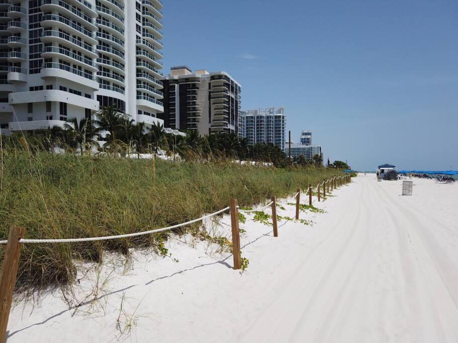 Apartment 2 Bedroom W Balcony & Ocean View @ The 154 Miami Beach