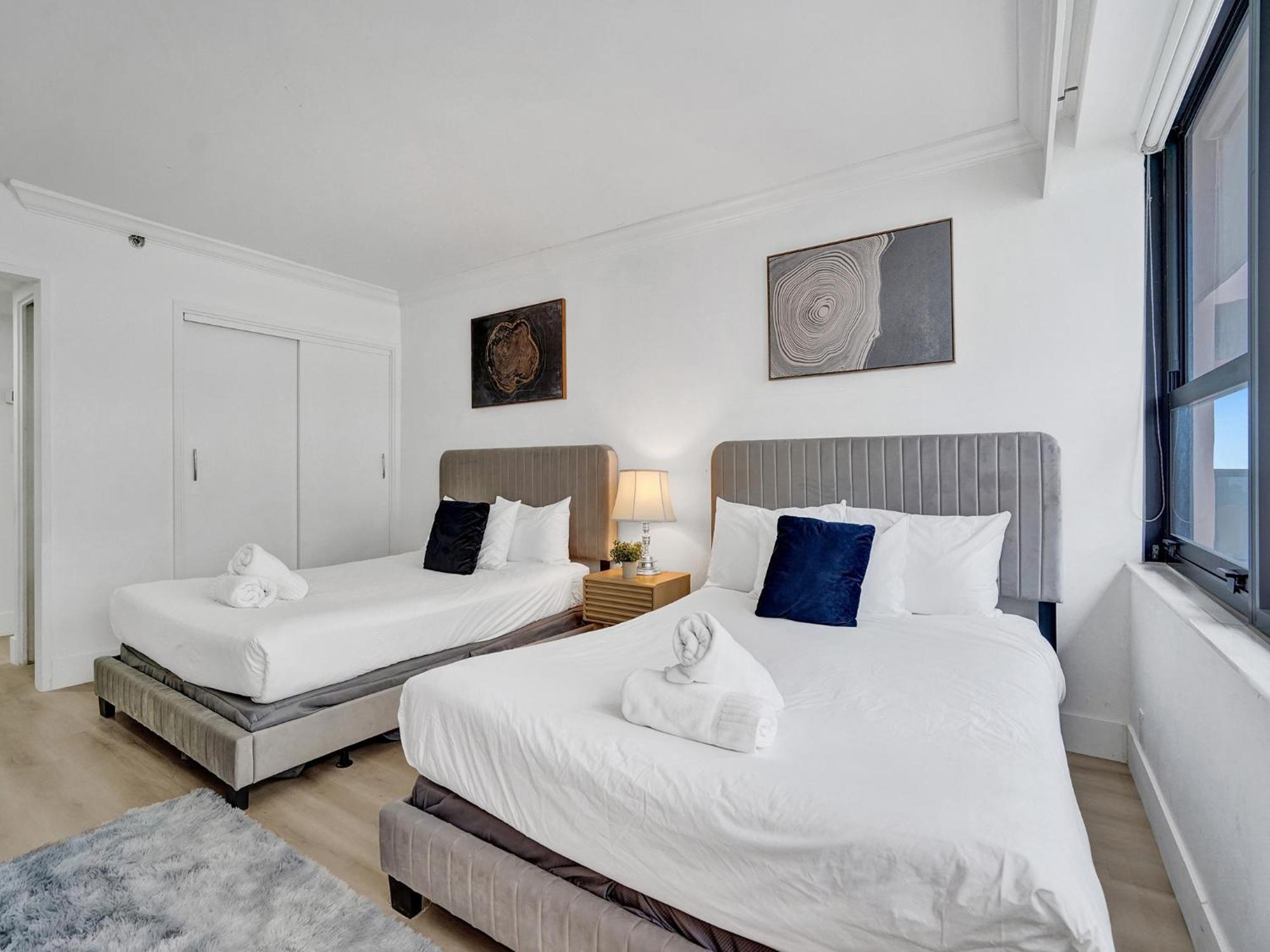 Comfortable Ocean View Service 1214