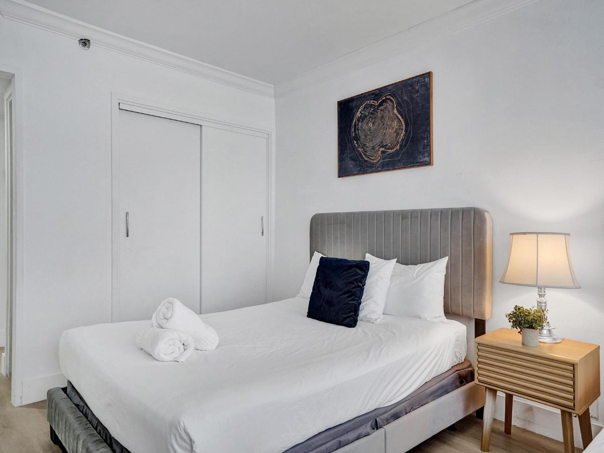 Comfortable Ocean View Service 1214 *