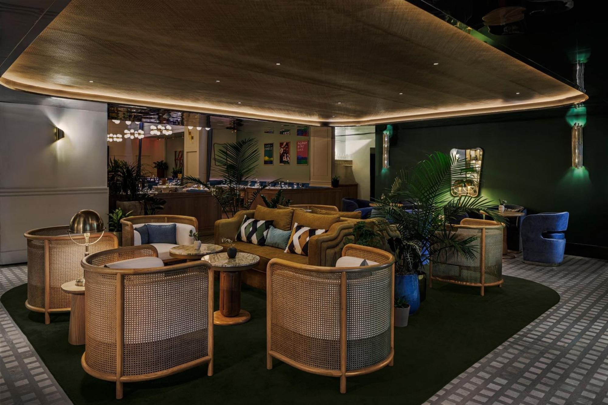 The Ritz-carlton, South
